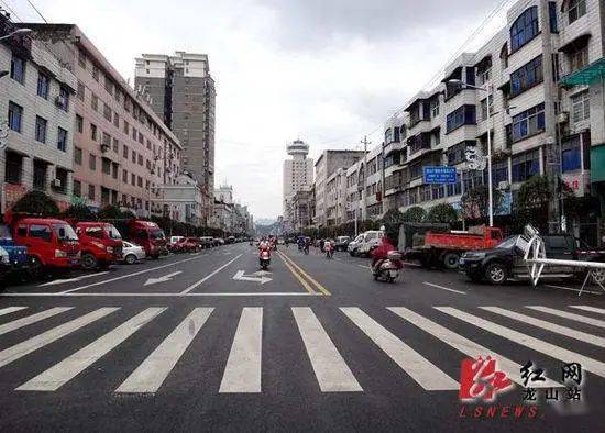 长沙路,长沙街,长沙大桥……这里是长沙么?不,这里是龙山