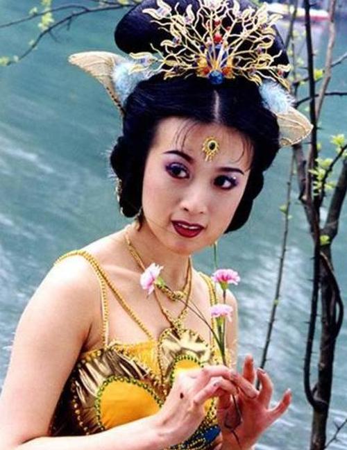 两人《西游记》同爱恋唐僧,一人嫁进豪门,一人却"被"离婚多年