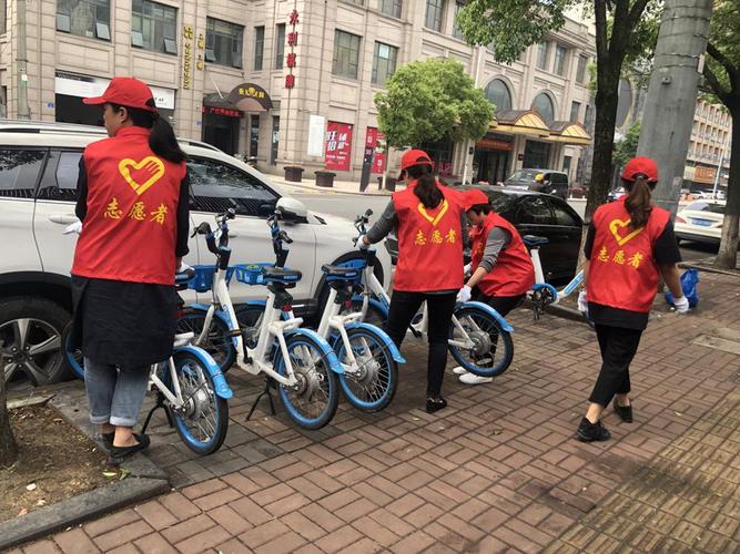 开展志愿服务倡导文明出行