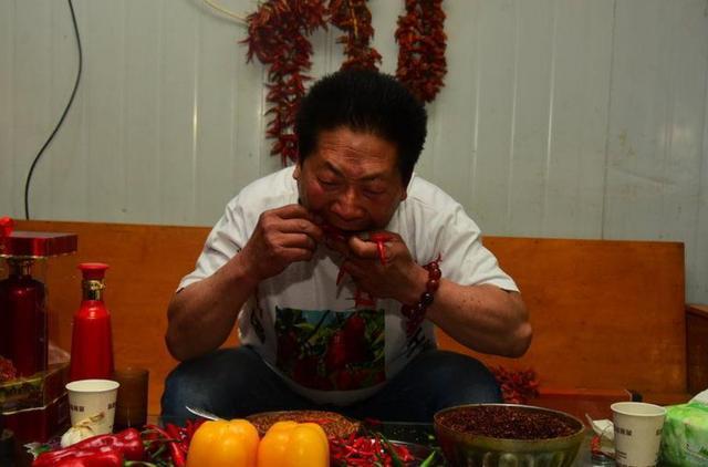 "中国辣王"李永志,曾每天吃5斤辣椒另配白酒大蒜,近况