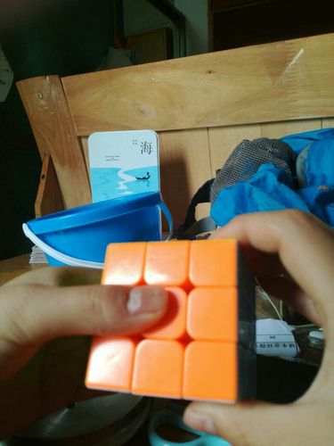 玩魔方时的手势