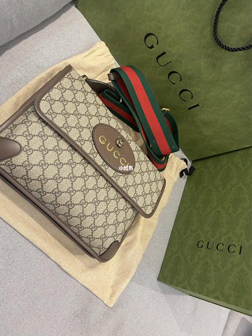 gucci 双面虎头包 大号_虎头_皮带_古驰怎么样_穿搭_百搭_gucci_时尚