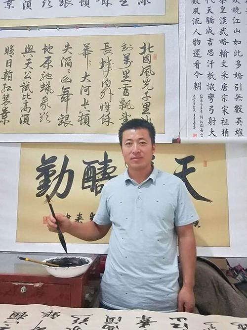 赵字帖,后来又临摹王曦之,启功,赵玉亭,杨再春,田英章,姜子龙等老师的