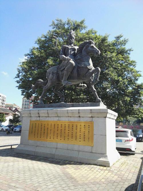 冼夫人的雕塑像.