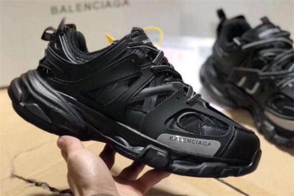 巴黎世家track30真假鉴定巴黎世家老爹鞋3代真假对比