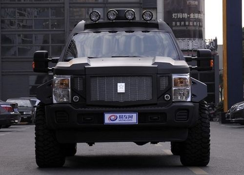 一个五角星的车标是什么车