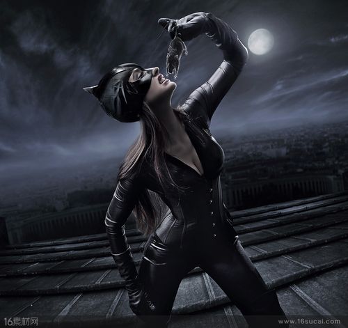 正在吃老鼠的性感猫女高清图片