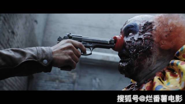 影片总体质量一般,唯一使人印象深刻的只有经典的小丑丧尸造型. 12.