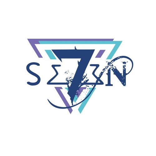 7班seven三角形个性创意班徽图案设计