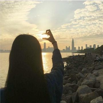 非主流图片唯美伤感情侣头像女生背影