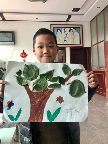 落叶知深秋 嬉戏传童趣——博奥学校二(5)班"树叶贴画