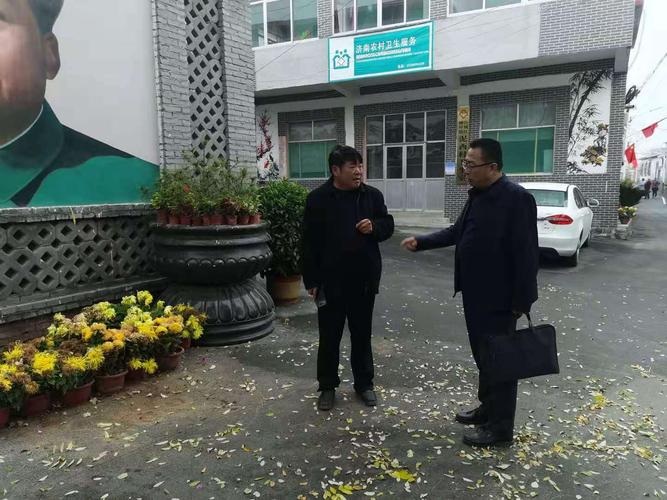 柳埠街道党工委副书记,纪工委书记王道玉到泥西村督导人居环境整治