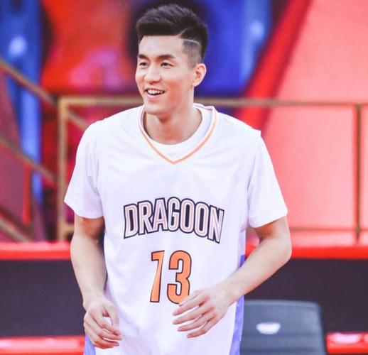 郭艾伦,请不要在网红路上