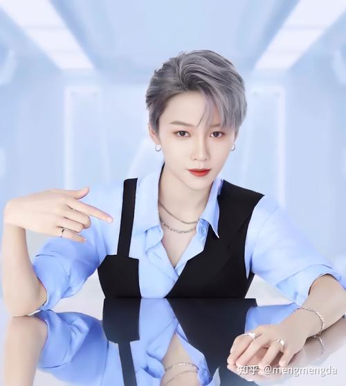 如果只能选刘雨昕的一张照片留在手机里,你会选哪张?