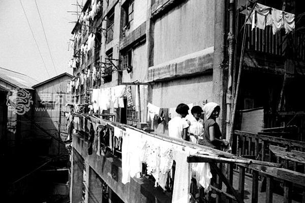 日本强虏朝鲜人采矿的军舰岛真实照片 曾是人口密度最