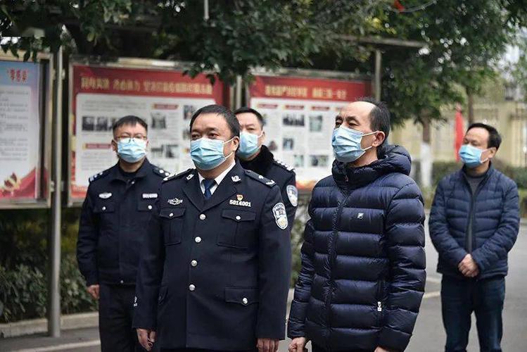 长寿区委常委,副区长李松一行慰问凤城监狱民警职工