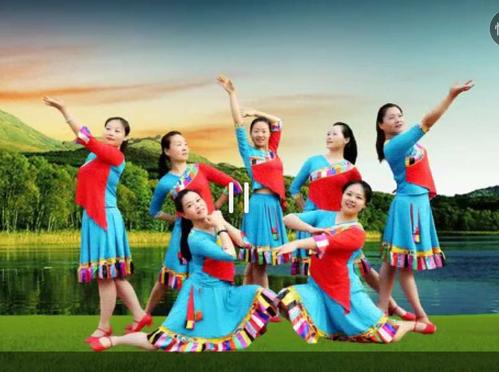 广场舞美女造型图片