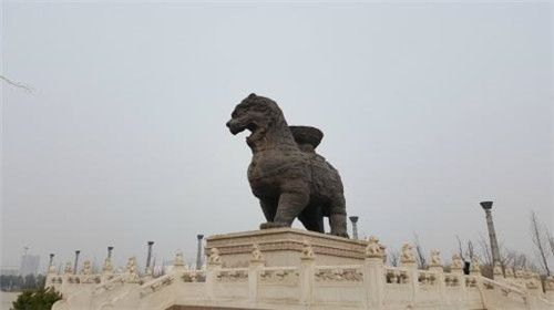 重32吨的沧州铁狮子,稳如泰山千年,20年前的倒下让专家羞愧不已