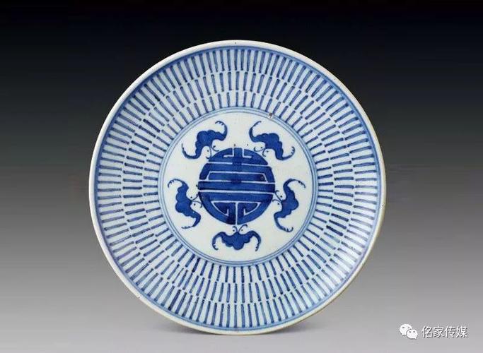清代官窑瓷器上的蝙蝠纹图案,人们喜闻乐见的吉祥艺术