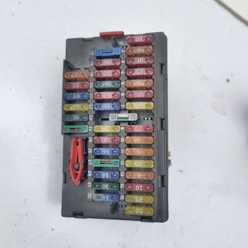 爱丽舍保险丝盒图解,老款爱丽舍继电器图解 雪铁龙爱丽舍室内保险丝盒继电器盒接线盒配电盒原装