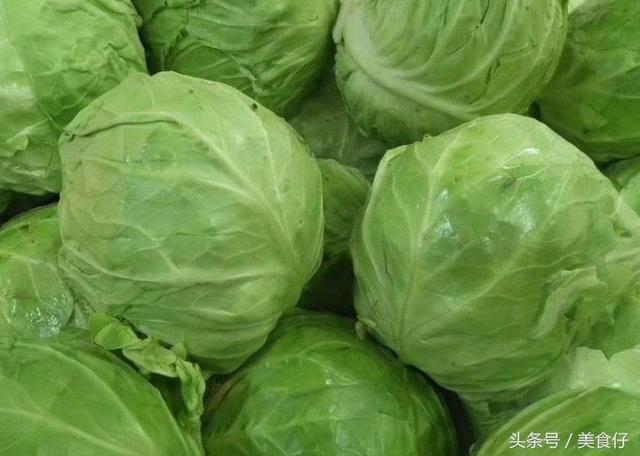 想要包菜炒出来脆嫩,这步别做错,不然炒出来包菜难吃!