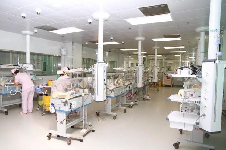 新生儿科病房