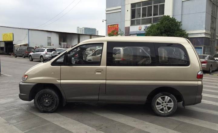 风行 菱智 v3 1.5l 手动豪华型 香槟色 手动挡