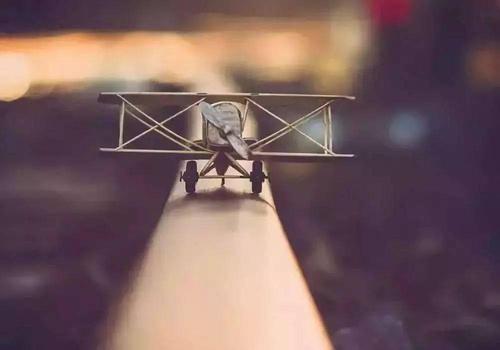 钱靠自己挣,路靠自己走;苦靠自己尝,事靠自己扛!