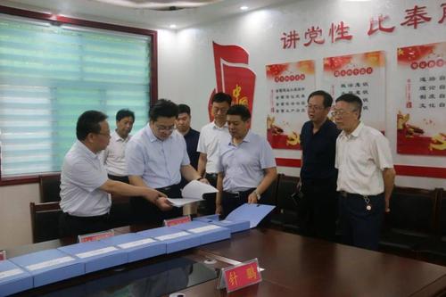 市教育局党组成员,副局长翟立明,夏县副县长郑景山,夏县教科局局长张