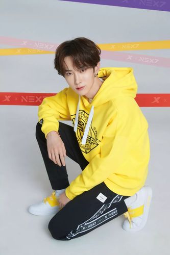 乐华七子next 黄新淳——黄色