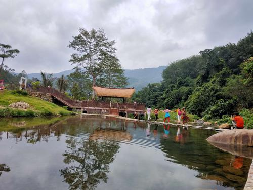 海南省昌江县王下乡黄帝洞,十里画廊,隐藏在深山老林里的美丽风景