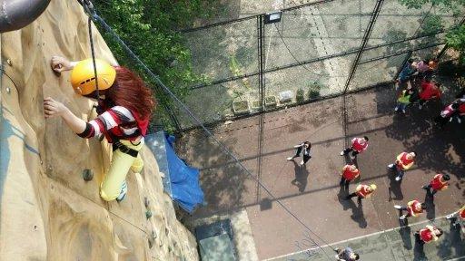 四川乐途探索体验式培训机构理工攀岩基地接待团体及个人挑战