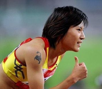 搜索图片 盘点体育圈女星私密纹身:"艳照门"泳后私处纹身