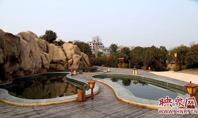 嵖岈山温泉小镇的介绍