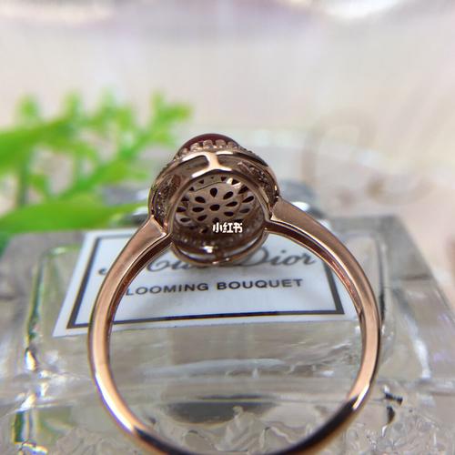 纯天然红珊瑚珠宝_珠宝_高级珠宝_牛血_裸石_钻石_时尚_配饰