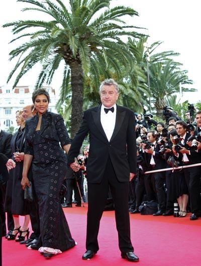 罗伯特—德尼罗和妻子.