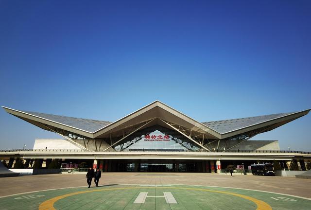潍坊市两座高颜值火车站介绍
