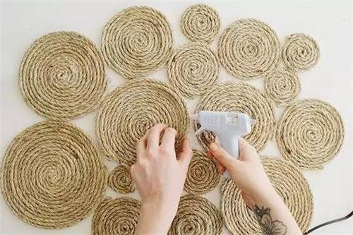 用麻绳装饰背景墙吗
