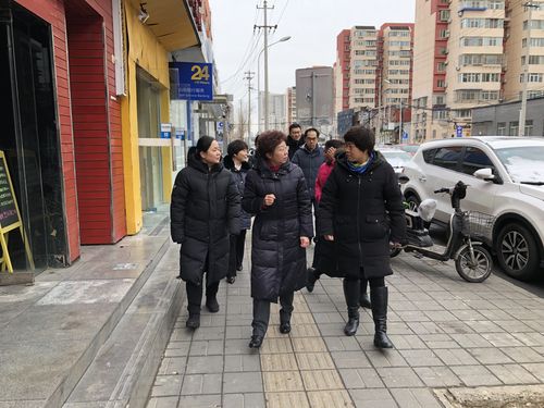 街道办事处副主任王海玲,六里屯街道纪检监察科科长崔婕的带领下,来到