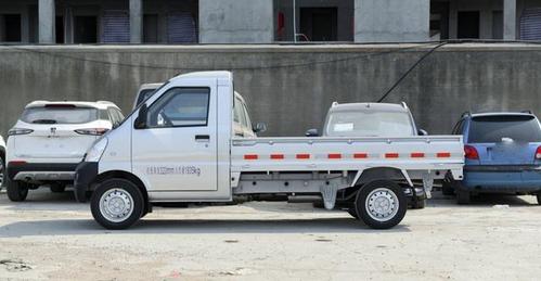 五菱荣光小卡有多少款 19款五菱小卡双排