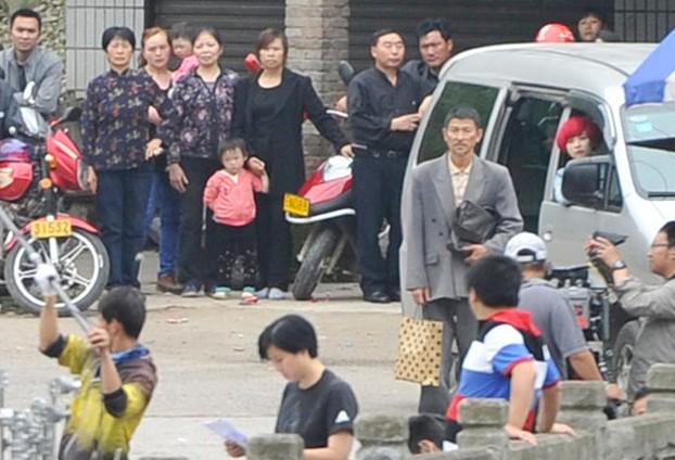 刘德华拍《失孤》引众人围观"