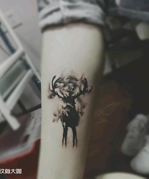 水墨鹿_纹身图案手稿图片_二十的纹身作品集