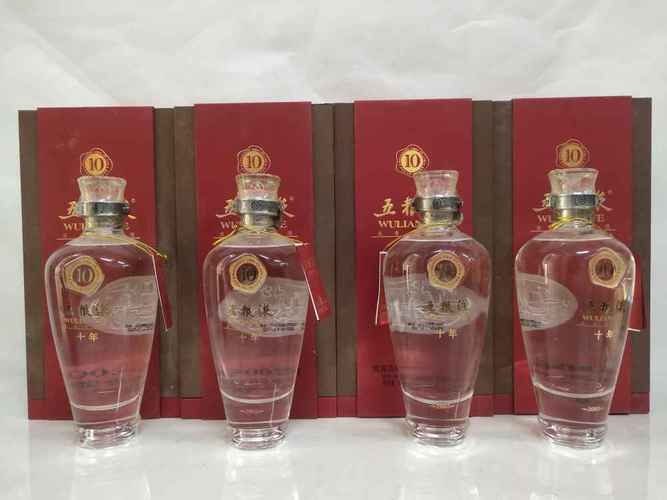 2010年 五粮液十年 50度 原件剩6瓶 4600元