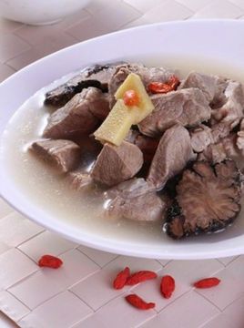 黄芪炖羊肉