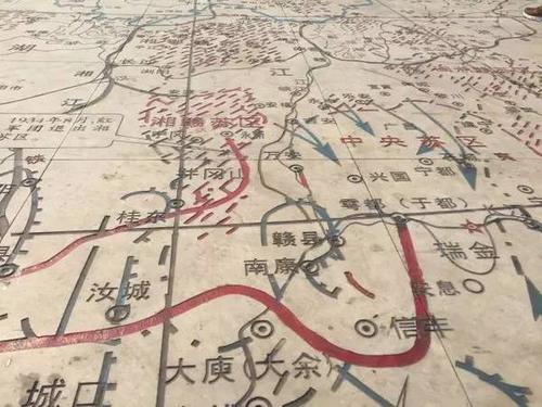 中央红军第一,三,五,八,九军团和中央机关改编的军委纵队和中央纵队