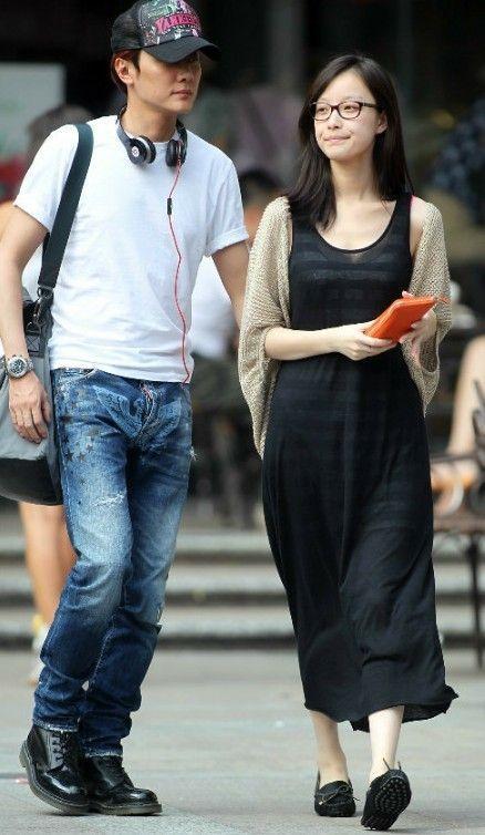 冯绍峰倪妮"貌合神离"? 网友发亲密照反驳(二)