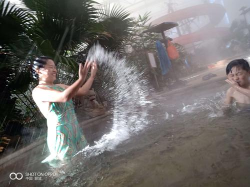 山东冠县天沐温泉度假村泡温泉喽!