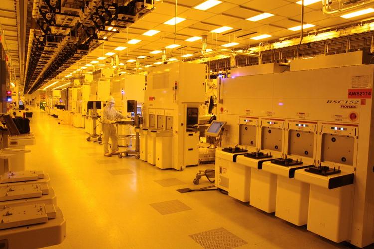 当下芯片被卡国内唯一的7nm光刻机却被抵押让人痛心