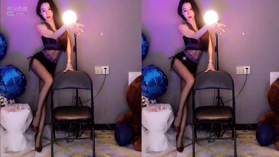 虎牙华星viki娇魅热舞,黑丝美腿性感极了,跳舞太美了,这pose姿势一摆