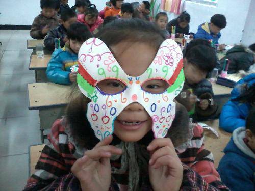 张扬孩子个性,从"画面具"开始